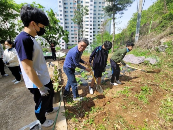 KakaoTalk_20230502_135519845_06.jpg